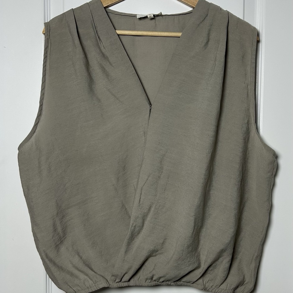 Melloday Sage Wrap Surplice V-Neck Blouson Sleeveless Blouse‎ Clean Girl Style